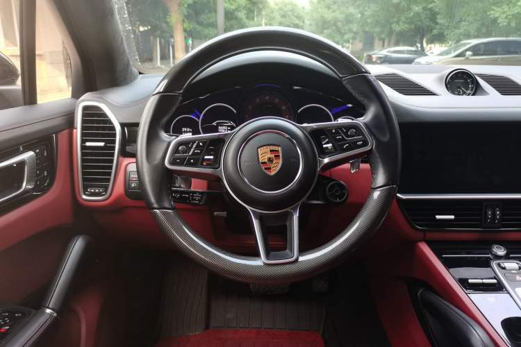 Used Porsche Cayenne E-Hybrid 2023 Cayenne E-Hybrid 2.0T Platinum Edition Steering Wheel