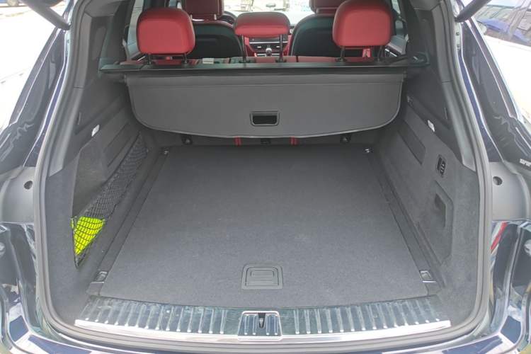 Used Porsche Cayenne E-Hybrid 2023 Cayenne E-Hybrid 2.0T Platinum Edition Trunk