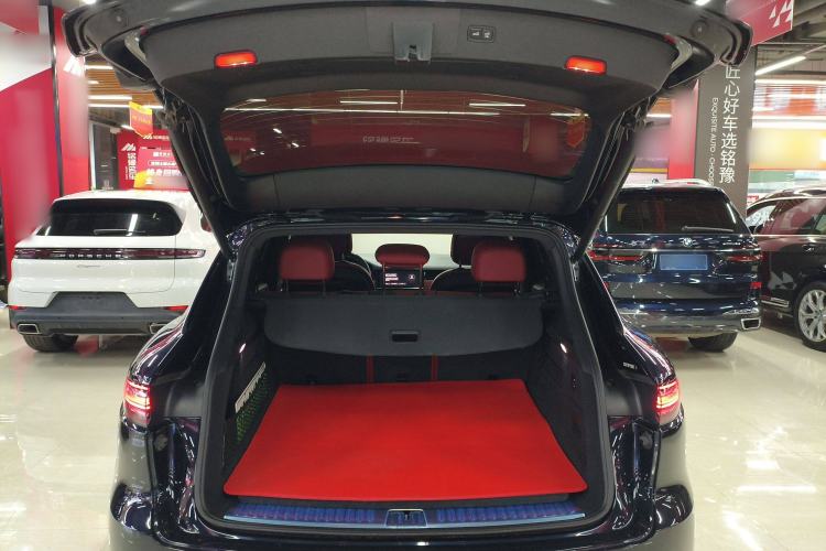 Used Porsche Cayenne E-Hybrid 2023 Cayenne E-Hybrid 2.0T Trunk