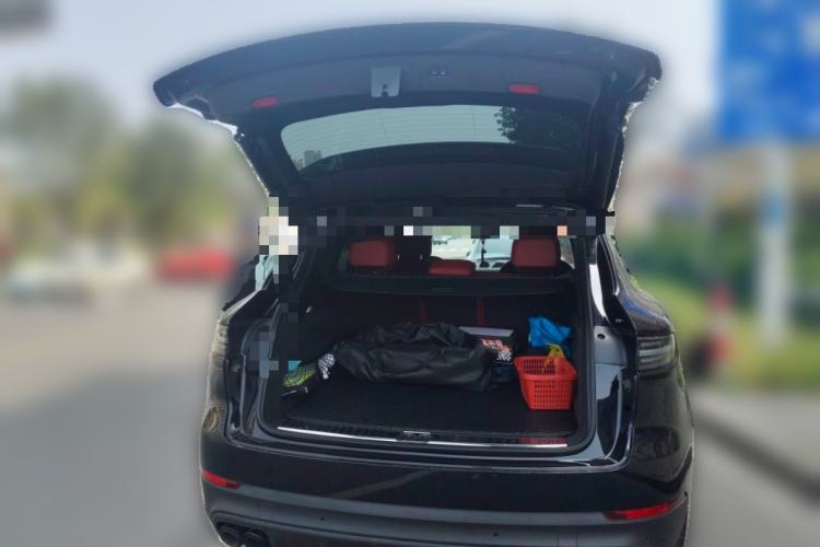 Used Porsche Cayenne E-Hybrid 2023 Cayenne E-Hybrid 2.0T Trunk