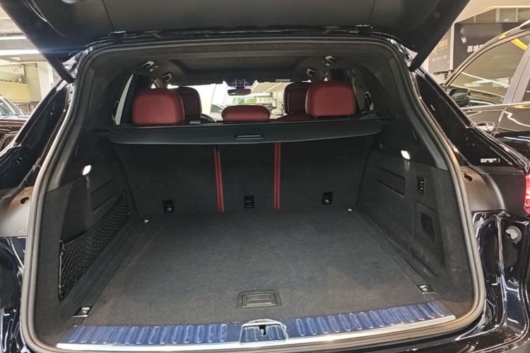 Used Porsche Cayenne E-Hybrid 2023 Cayenne E-Hybrid 2.0T Platinum Edition Trunk
