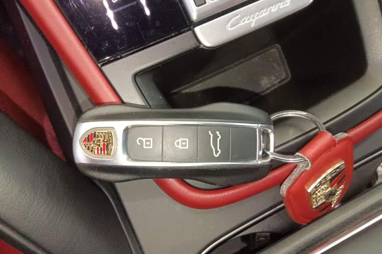 Used Porsche Cayenne E-Hybrid 2023 Cayenne E-Hybrid 2.0T Vehicle Key