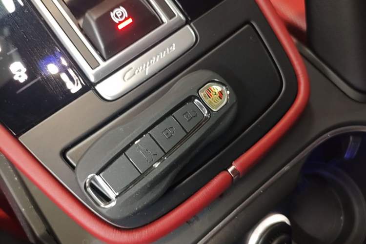 Used Porsche Cayenne E-Hybrid 2023 Cayenne E-Hybrid 2.0T Platinum Edition Vehicle Key