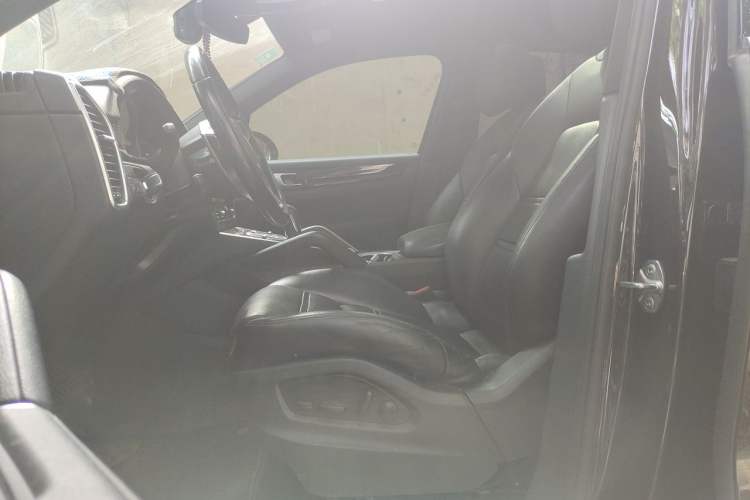 Used Porsche Cayenne E-Hybrid 2023 Cayenne E-Hybrid 2.0T Platinum Edition Left Front Seat