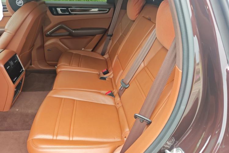 Used Porsche Cayenne E-Hybrid 2023 Cayenne E-Hybrid 2.0T Platinum Edition Left Rear Seat