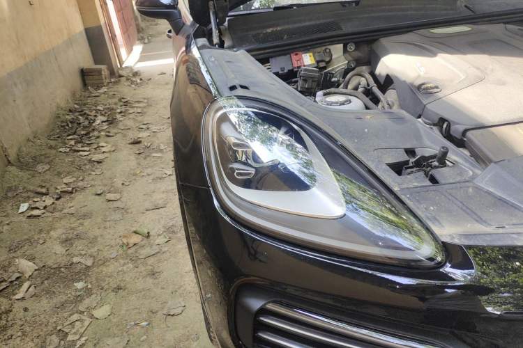 Used Porsche Cayenne E-Hybrid 2023 Cayenne E-Hybrid 2.0T Platinum Edition Right Front Headlight