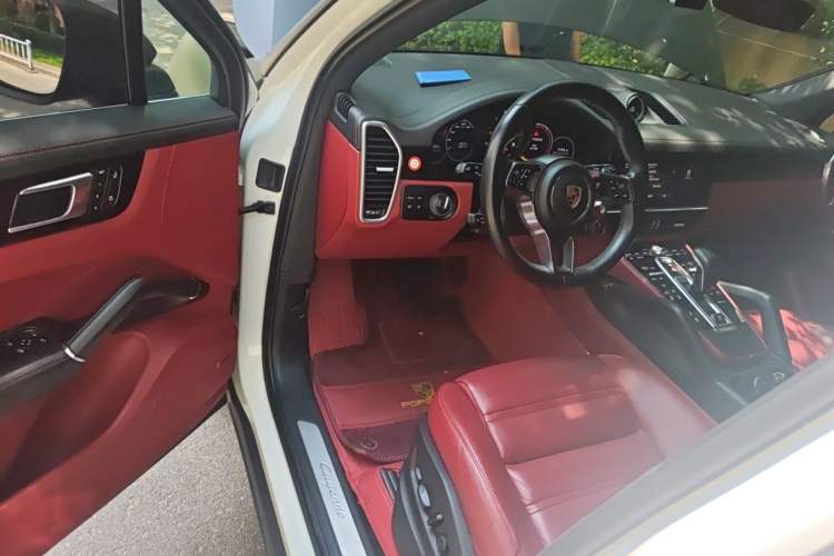 Used Porsche Cayenne E-Hybrid 2023 Cayenne E-Hybrid 2.0T Driver Seat
