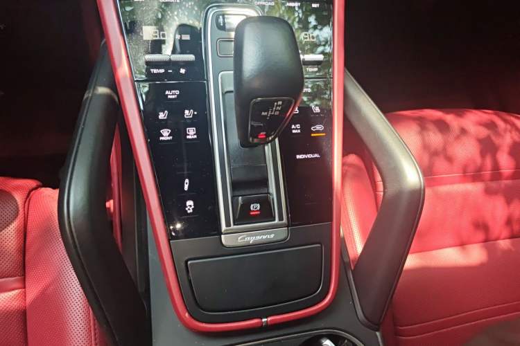 Used Porsche Cayenne E-Hybrid 2023 Cayenne E-Hybrid 2.0T Gear Lever