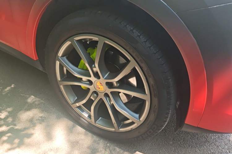 Used Porsche Cayenne E-Hybrid 2023 Cayenne E-Hybrid 2.0T Right Front Wheel Hub
