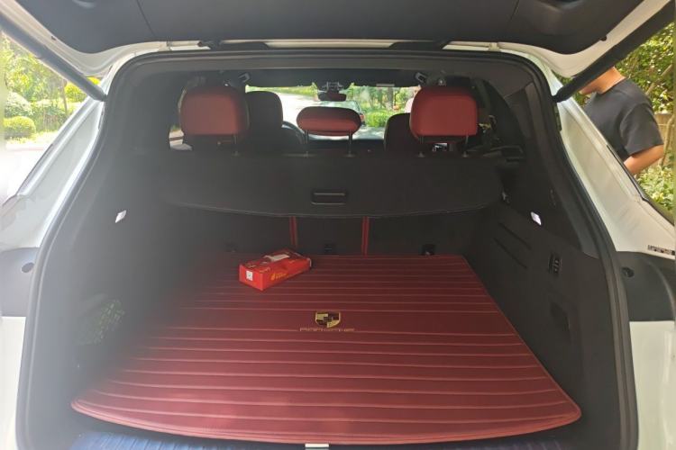 Used Porsche Cayenne E-Hybrid 2023 Cayenne E-Hybrid 2.0T Trunk
