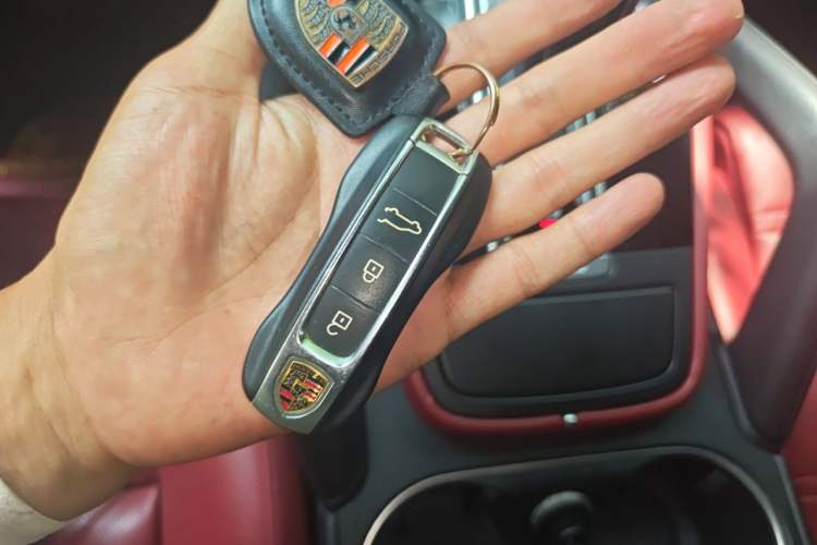 Used Porsche Cayenne E-Hybrid 2023 Cayenne E-Hybrid 2.0T Vehicle Key