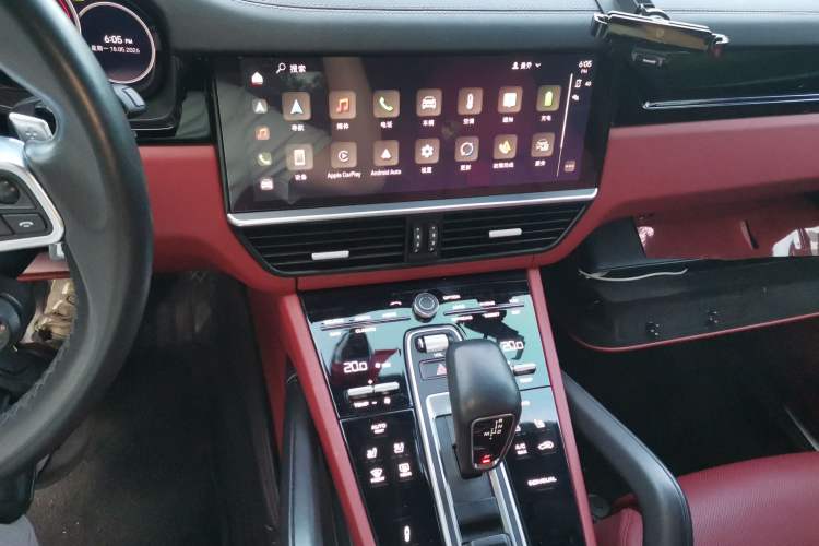 Used Porsche Cayenne E-Hybrid 2023 Cayenne E-Hybrid 2.0T Audio And AC Panel