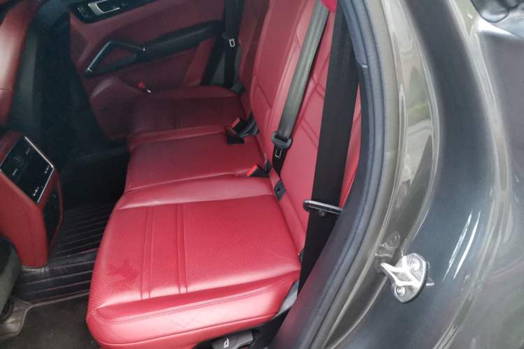 Used Porsche Cayenne E-Hybrid 2023 Cayenne E-Hybrid 2.0T Left Rear Seat