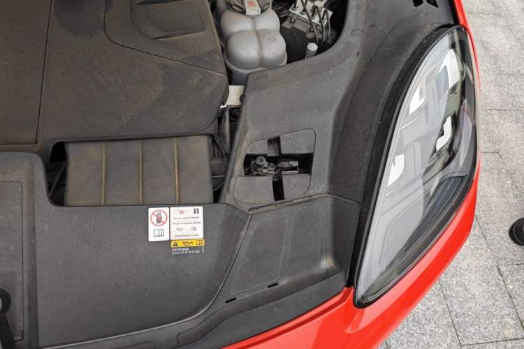 Used Porsche Cayenne E-Hybrid 2023 Cayenne E-Hybrid 2.0T Platinum Edition Engine Bay Left
