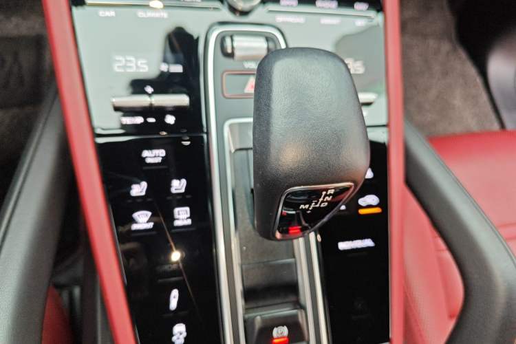 Used Porsche Cayenne E-Hybrid 2023 Cayenne E-Hybrid 2.0T Platinum Edition Gear Lever