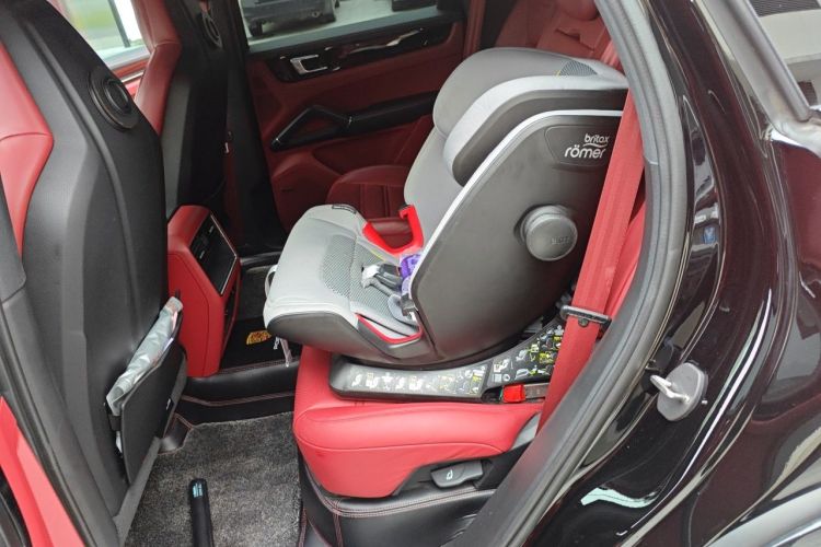 Used Porsche Cayenne E-Hybrid 2023 Cayenne E-Hybrid 2.0T Platinum Edition Left Rear Seat