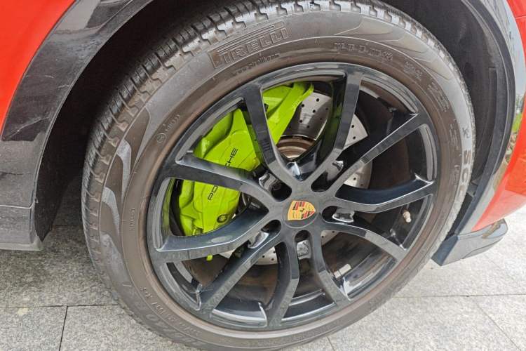 Used Porsche Cayenne E-Hybrid 2023 Cayenne E-Hybrid 2.0T Platinum Edition Right Front Wheel Hub