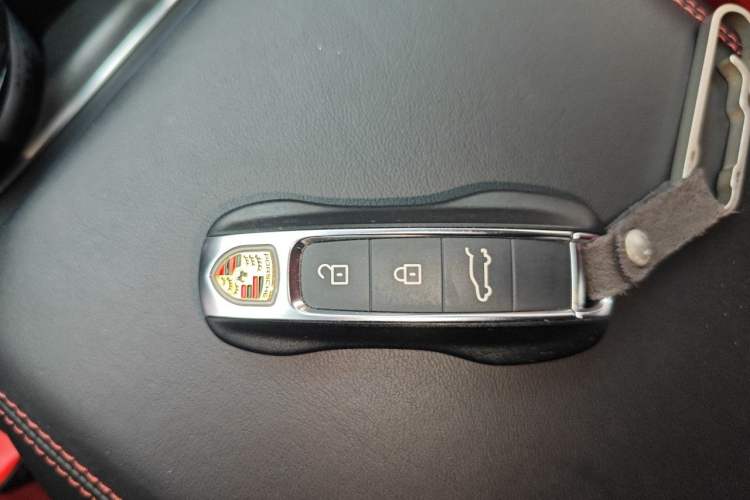 Used Porsche Cayenne E-Hybrid 2023 Cayenne E-Hybrid 2.0T Platinum Edition Vehicle Key