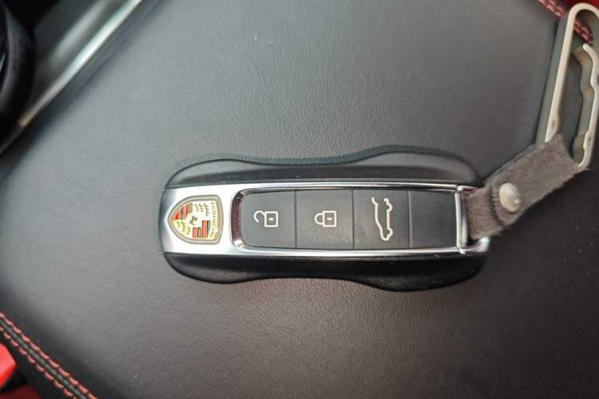 Used Porsche Cayenne E-Hybrid 2023 Cayenne E-Hybrid 2.0T Platinum Edition Vehicle Key