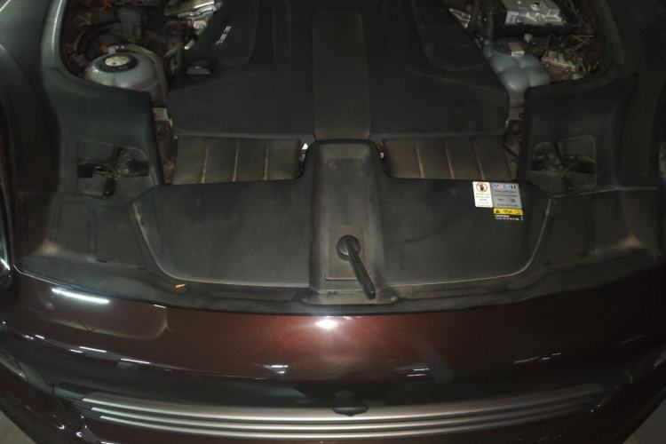 Used Porsche Cayenne E-Hybrid 2023 Cayenne E-Hybrid 2.0T Platinum Edition Engine Bay