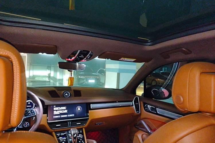 Used Porsche Cayenne E-Hybrid 2023 Cayenne E-Hybrid 2.0T Platinum Edition Headliner