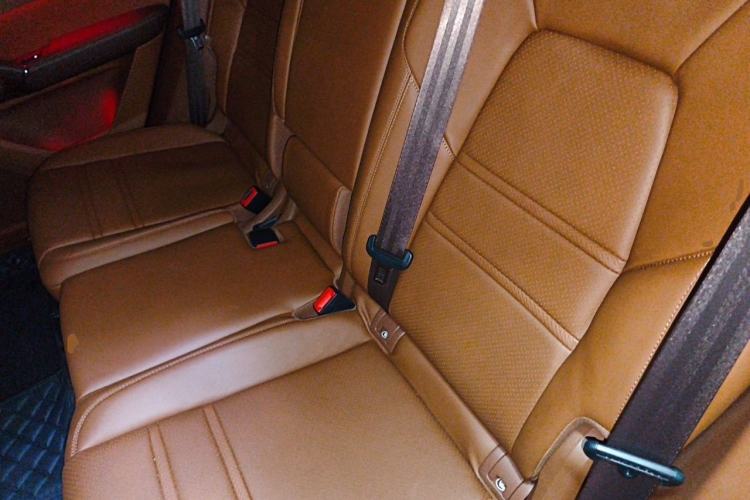 Used Porsche Cayenne E-Hybrid 2023 Cayenne E-Hybrid 2.0T Platinum Edition Left Rear Seat