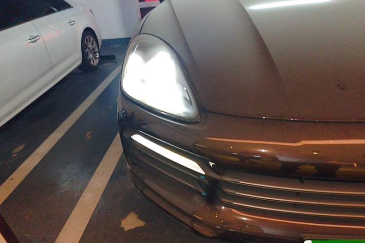 Used Porsche Cayenne E-Hybrid 2023 Cayenne E-Hybrid 2.0T Platinum Edition Right Front Headlight