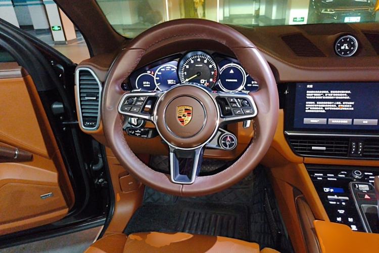 Used Porsche Cayenne E-Hybrid 2023 Cayenne E-Hybrid 2.0T Platinum Edition Steering Wheel