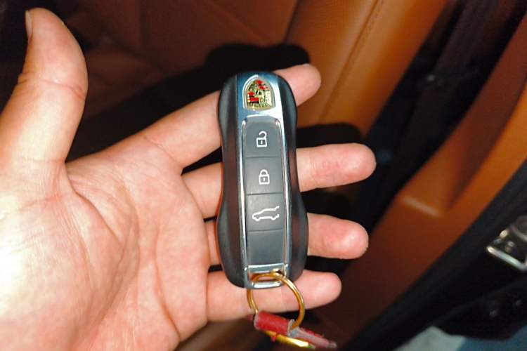 Used Porsche Cayenne E-Hybrid 2023 Cayenne E-Hybrid 2.0T Platinum Edition Vehicle Key