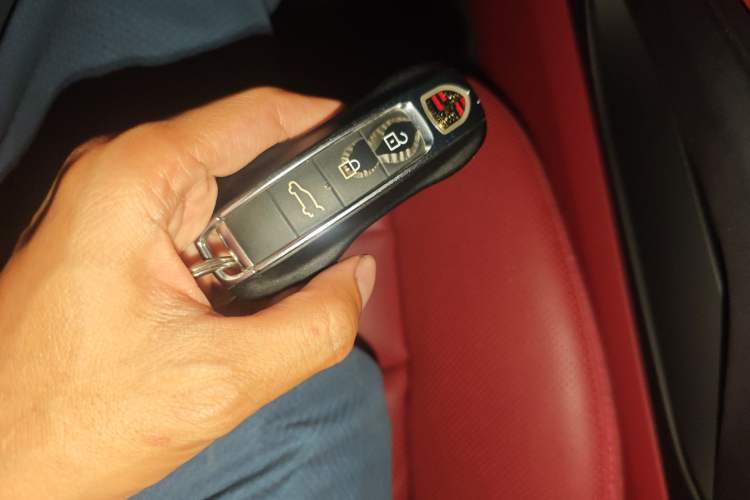 Used Porsche Cayenne E-Hybrid 2023 Cayenne E-Hybrid 2.0T Platinum Edition Vehicle Key