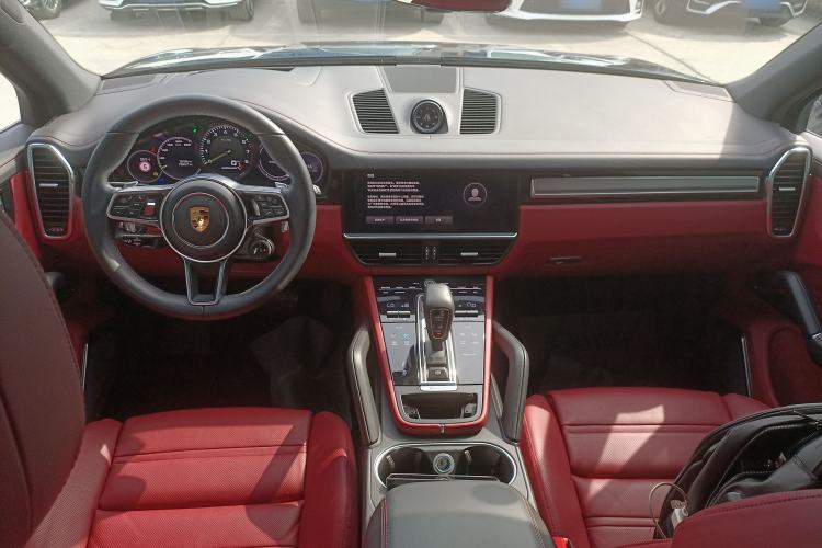 Used Porsche Cayenne E-Hybrid 2023 Cayenne E-Hybrid 2.0T Platinum Edition Center Console