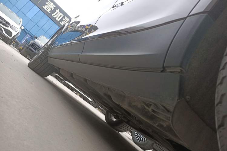 Used Porsche Cayenne E-Hybrid 2023 Cayenne E-Hybrid 2.0T Platinum Edition Left Side Sill