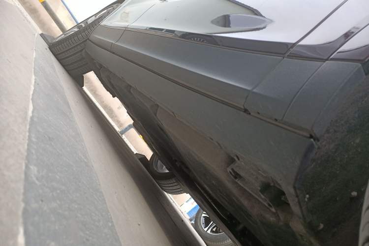 Used Porsche Cayenne E-Hybrid 2023 Cayenne E-Hybrid 2.0T Platinum Edition Right Side Sill