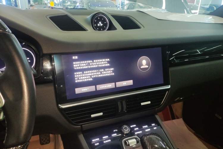Used Porsche Cayenne E-Hybrid 2023 Cayenne E-Hybrid 2.0T Audio And AC Panel