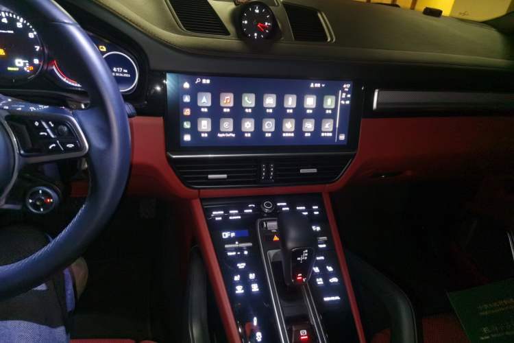 Used Porsche Cayenne E-Hybrid 2023 Cayenne E-Hybrid 2.0T Platinum Edition Audio And AC Panel