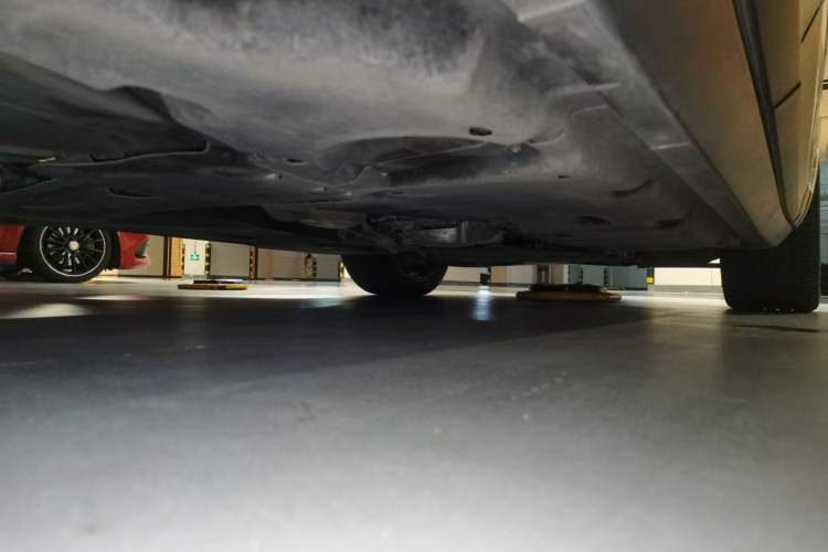 Used Porsche Cayenne E-Hybrid 2023 Cayenne E-Hybrid 2.0T Platinum Edition Chassis Rear Right