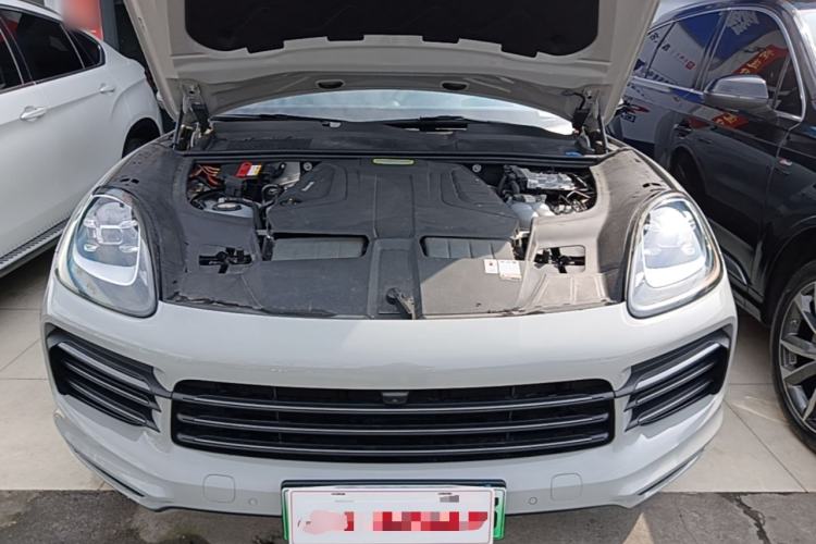 Used Porsche Cayenne E-Hybrid 2023 Cayenne E-Hybrid 2.0T Platinum Edition Engine Bay