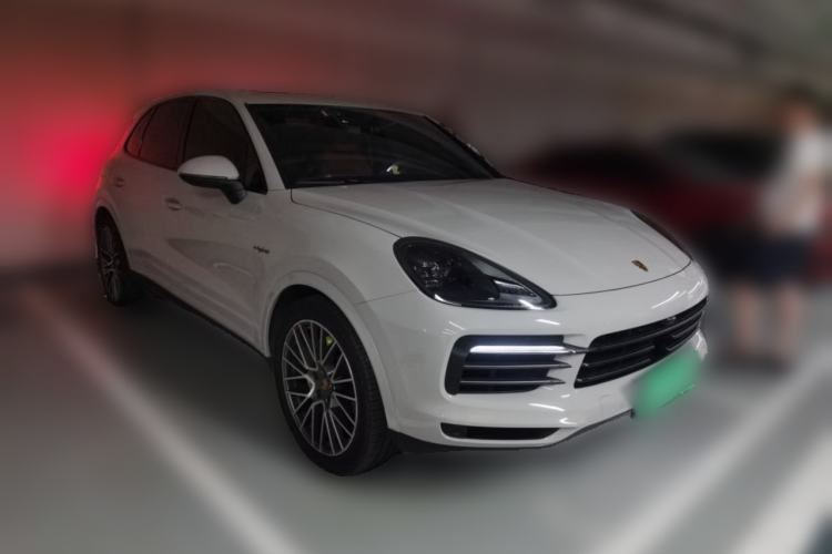 Used Porsche Cayenne E-Hybrid 2023 Cayenne E-Hybrid 2.0T Platinum Edition Front Right 45 Deg