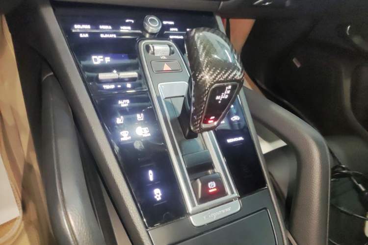 Used Porsche Cayenne E-Hybrid 2023 Cayenne E-Hybrid 2.0T Gear Lever