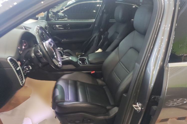 Used Porsche Cayenne E-Hybrid 2023 Cayenne E-Hybrid 2.0T Left Front Seat