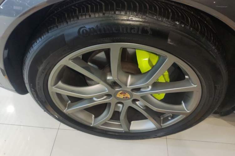 Used Porsche Cayenne E-Hybrid 2023 Cayenne E-Hybrid 2.0T Left Front Wheel Hub