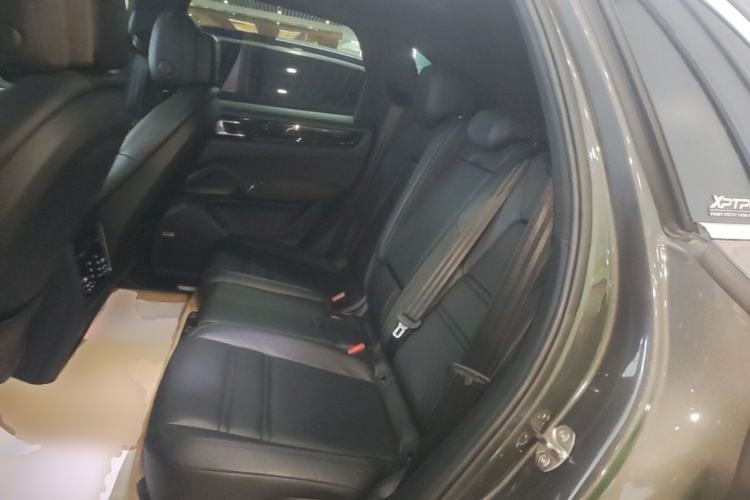 Used Porsche Cayenne E-Hybrid 2023 Cayenne E-Hybrid 2.0T Left Rear Seat