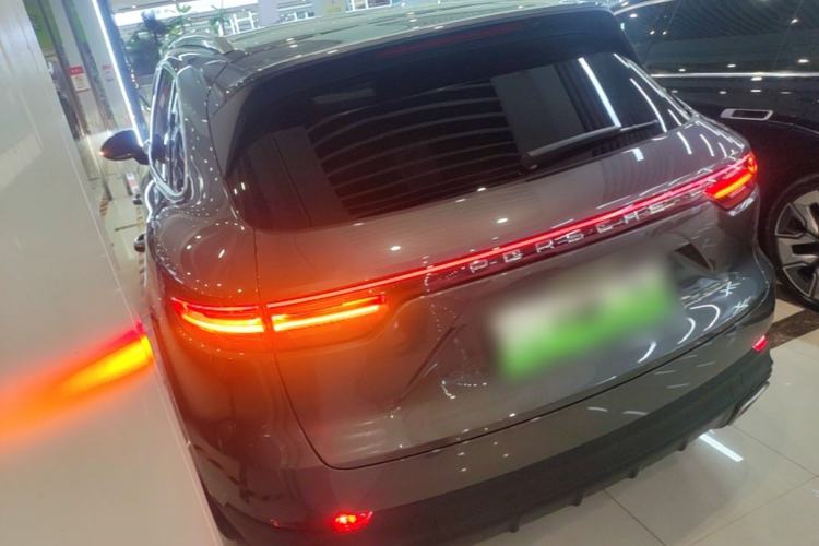 Used Porsche Cayenne E-Hybrid 2023 Cayenne E-Hybrid 2.0T Rear Left 45 Deg