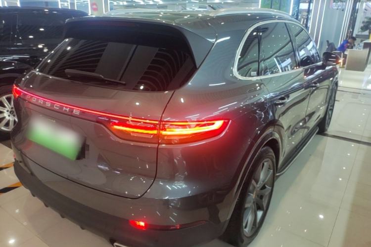 Used Porsche Cayenne E-Hybrid 2023 Cayenne E-Hybrid 2.0T Rear Right 45 Deg