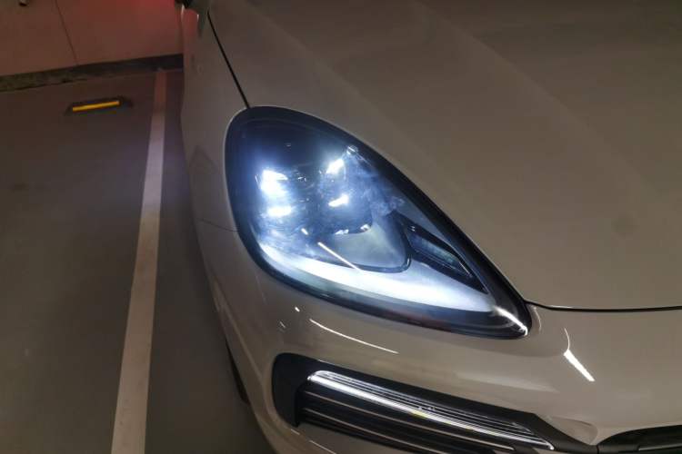 Used Porsche Cayenne E-Hybrid 2023 Cayenne E-Hybrid 2.0T Platinum Edition Right Front Headlight