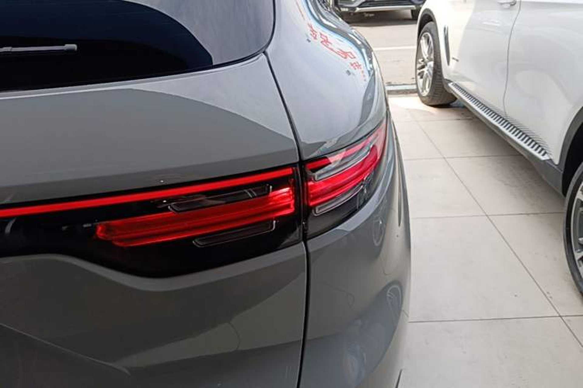 Used Porsche Cayenne E-Hybrid 2023 Cayenne E-Hybrid 2.0T Platinum Edition Right Rear Taillight