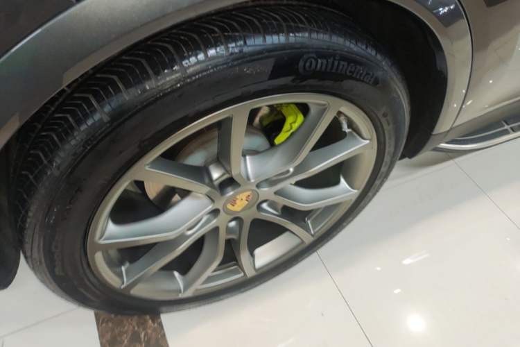 Used Porsche Cayenne E-Hybrid 2023 Cayenne E-Hybrid 2.0T Right Rear Wheel Hub