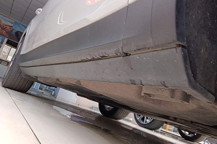 Used Porsche Cayenne E-Hybrid 2023 Cayenne E-Hybrid 2.0T Platinum Edition Right Side Sill