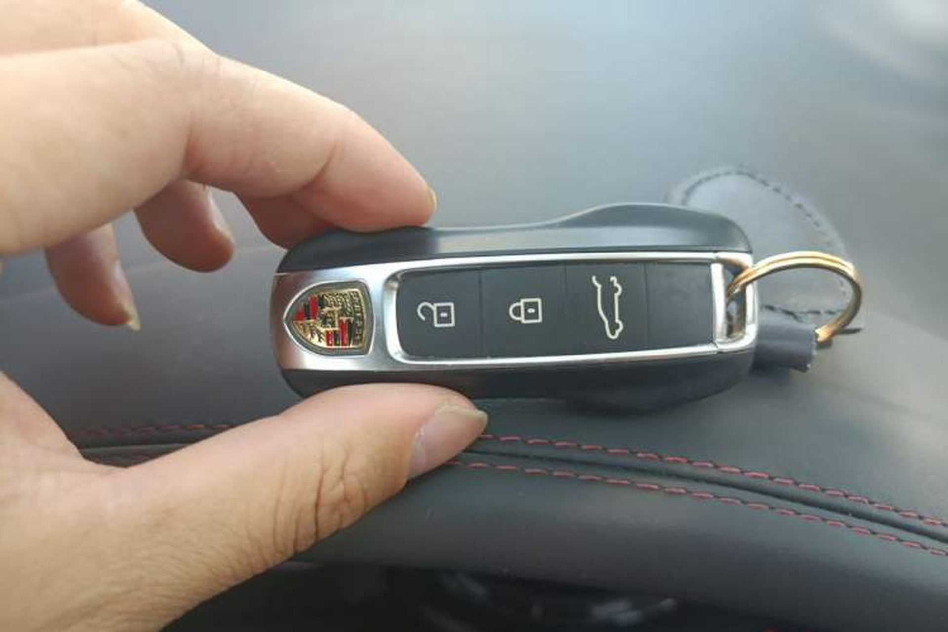 Used Porsche Cayenne E-Hybrid 2023 Cayenne E-Hybrid 2.0T Vehicle Key