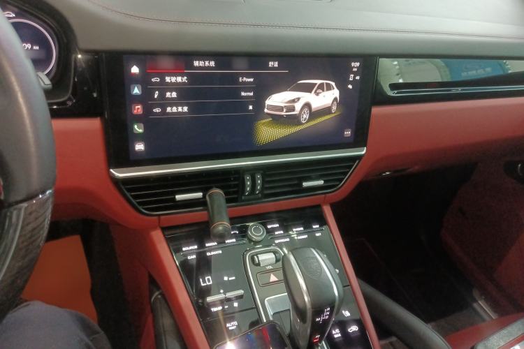 Used Porsche Cayenne E-Hybrid 2023 Cayenne E-Hybrid 2.0T Platinum Edition Audio And AC Panel